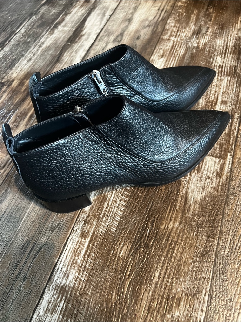 Women’s Everlane Black Pointed Leather Ankle Shoes